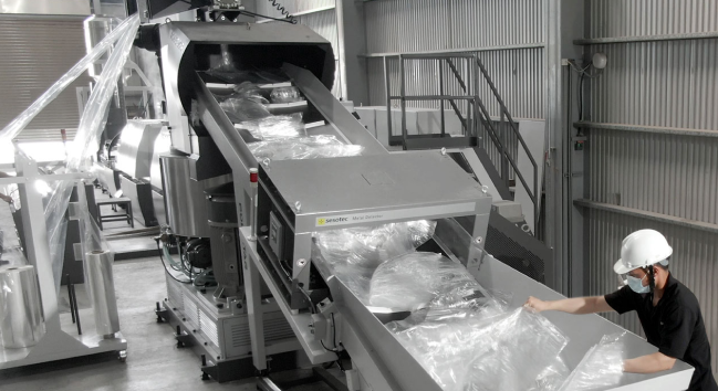 simple operation plastic recycling machine