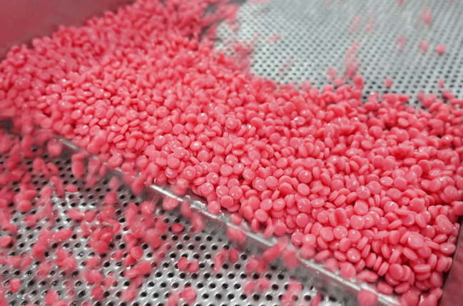 turning industrial plastic waste into recycled pellets