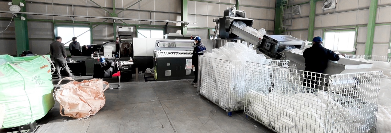 日本茨城安裝多台工業塑廢料回收機