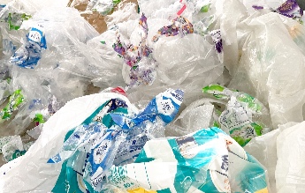 Post-consumer plastic waste easily recycle with recycling line
